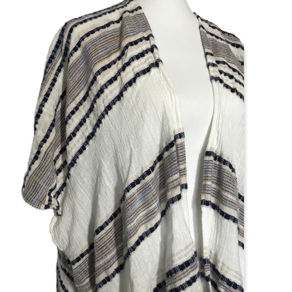 American Eagle White Tan Black Striped Open Front Fringe Poncho Size O/S - Picture 4 of 15